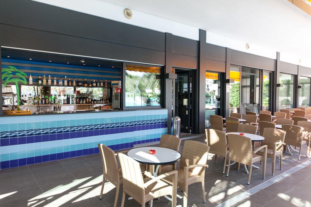 Hotel Cormoran Cattolica Exterior photo